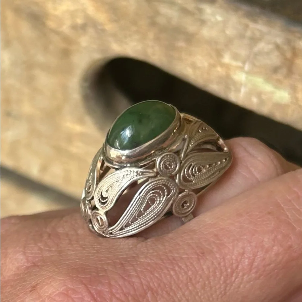 Antique Natural Jade Filigree Ring - Picture 7 of 12